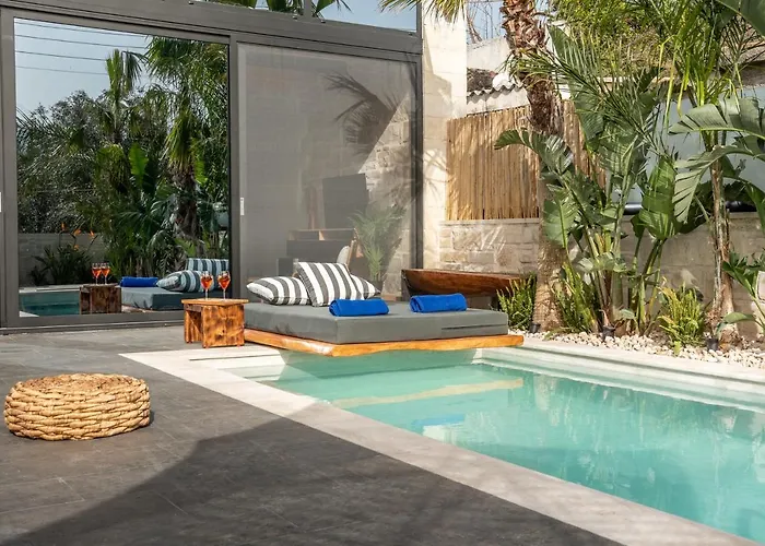 Armenus, Private Pool, Garden, Bbq 하니아