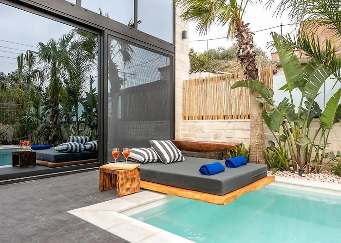 Armenus, Private Pool, Garden, Bbq 하니아