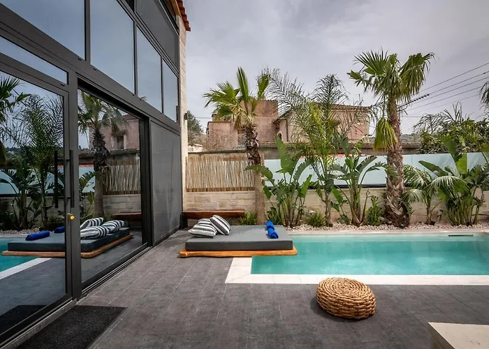 Armenus, Private Pool, Garden, Bbq 빌라 하니아