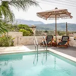 Armenus, Private Pool, Garden, Bbq 别墅 干尼亞