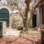 Armenus, Private Pool, Garden, Bbq 别墅 *