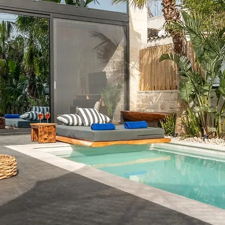 Armenus, Private Pool, Garden, Bbq Hanya
