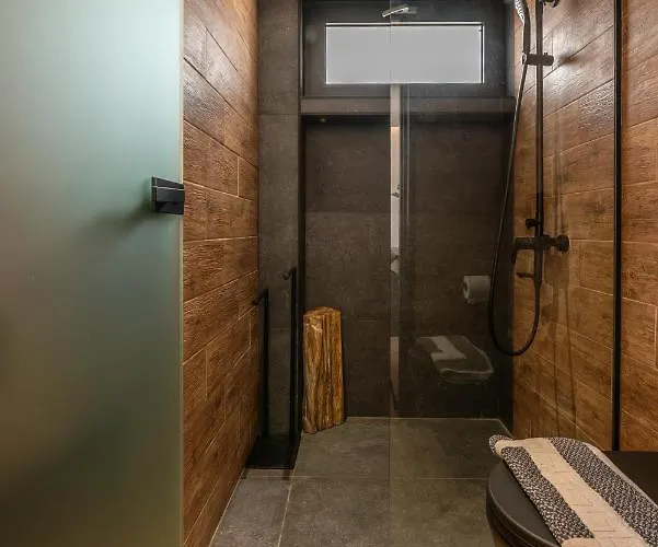 Armenus, Private Pool, Garden, Bbq ハニア